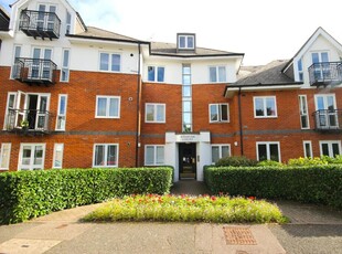 1 bedroom flat for rent in Windsor Court, Park View Close, St. Albans, Hertfordshire, AL1
