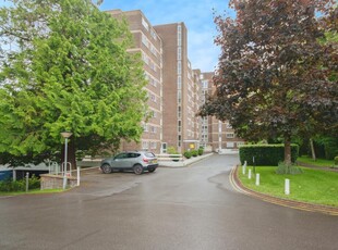 1 bedroom flat for sale in Branksome Wood Road, Bournemouth, BH4