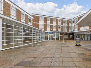 1 bedroom flat for sale in Broadwater Boulevard Flats, Worthing, BN14