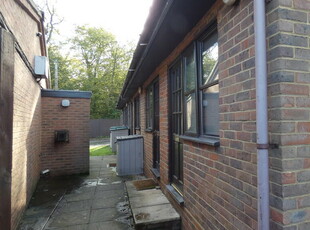1 bedroom ground floor flat for rent in Bricket Lodge, Lye Lane, AL2