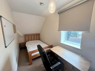 1 Bedroom Semi-Detached House To Rent