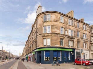 2 bed second floor flat for sale in Leith