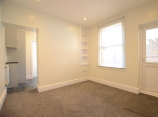 2 bedroom apartment for rent in Ground Floor Flat, Basingstoke Road, Reading, RG2