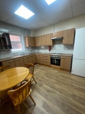 2 bedroom apartment for rent in Newport Road, CARDIFF, CF24