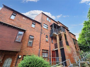 2 bedroom apartment for sale in Downs Road, Luton, Bedfordshire, LU1