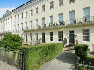 2 bedroom apartment for sale in Evesham Road, Cheltenham, GL52 2AA, GL52