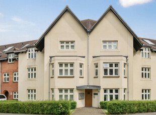 2 bedroom apartment for sale in Highcroft Road, Winchester, Hampshire, SO22