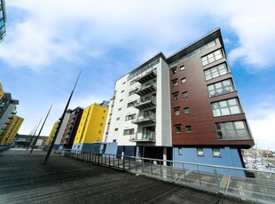 2 bedroom apartment for sale in Midway Quay, Eastbourne, BN23