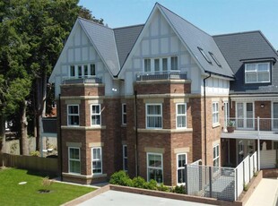 2 bedroom apartment for sale in Tower Road, Branksome Park, Poole, BH13