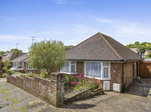 2 bedroom detached bungalow for sale in Highview Way, Patcham Village, Brighton, BN1