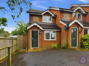 2 bedroom end of terrace house for sale in Beaconsfield Way, Lower Earley, RG6