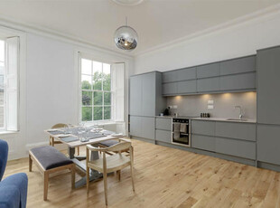 2 bedroom flat for rent in Abercromby Place, New Town, Edinburgh, EH3