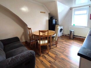 2 bedroom flat for rent in Albany Road, Cardiff(City), CF24