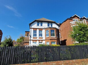 2 bedroom flat for rent in Shorncliffe Road, Folkestone, CT20