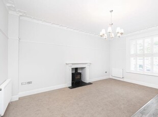 2 bedroom flat for rent in St. Peters Road, Ashley Cross, BH14