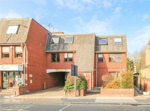 2 bedroom flat for rent in Victoria Street, St. Albans, Hertfordshire, AL1