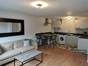 2 bedroom flat for rent in Wallace Street, Glasgow, G5