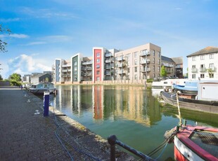 2 bedroom flat for sale in Coates Quay, Chelmsford, CM2
