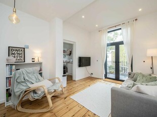 2 bedroom flat for sale in Hammersmith Grove, Hammersmith, W6