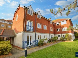 2 bedroom flat for sale in Martinique Way, Eastbourne, BN23