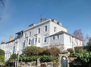 2 bedroom flat for sale in Old Dover Road, Canterbury, CT1