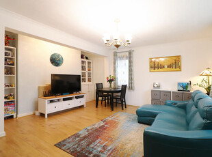 2 bedroom flat for sale in Southend Road, Beckenham, BR3