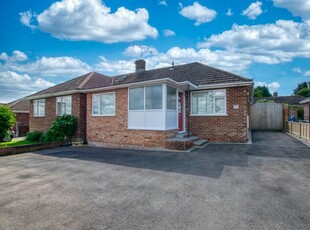 2 bedroom semi-detached bungalow for sale in Hope Road, West End, Hampshire, SO30
