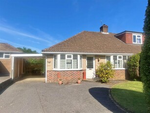 2 bedroom semi-detached bungalow for sale in Vale Avenue, Findon Valley, Worthing BN14 0BY, BN14