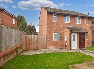 2 bedroom semi-detached house for rent in Brookvale Close, Town Centre, RG21