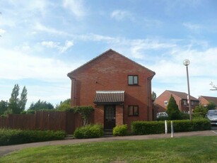 2 bedroom semi-detached house for rent in Lundholme, Heelands, MK13