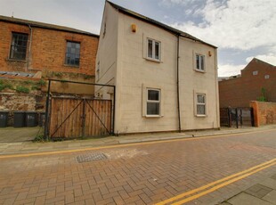 2 bedroom semi-detached house for sale in Lower Quay Street, Gloucester, GL1