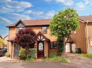 2 bedroom semi-detached house for sale in Mayflower Close, Chineham, RG24