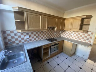 2 bedroom terraced house for rent in Stoneclose Avenue, Hexthorpe, Doncaster, DN4