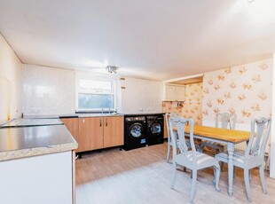2 bedroom terraced house for sale in Newsome Road, Huddersfield, HD4
