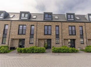 3 bed townhouse for sale in Leith Links