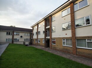 3 bedroom apartment for rent in Malcolm Close,Mapperley Road, NG3
