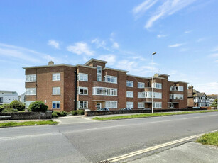 3 bedroom apartment for sale in George V Avenue, Worthing, BN11