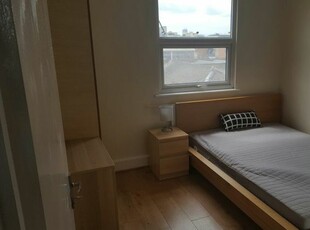 3 bedroom apartment to rent Deptford, SE15 1NS