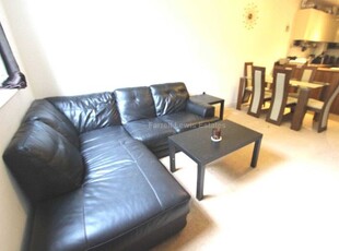 3 bedroom apartment to rent London, W3 7FG