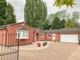 3 bedroom bungalow for rent in Groby Road, Leicester, Leicestershire, LE3
