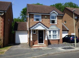 3 bedroom detached house for rent in Mannock Way, Woodley, Reading, Berkshire, RG5