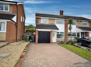 3 bedroom detached house for rent in Mardale Crescent, Lymm, WA13