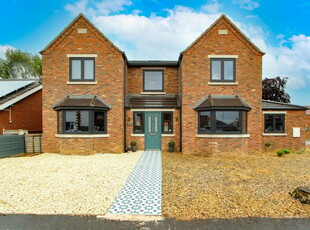 3 bedroom detached house for sale in Chapel Lane, Finningley, Doncaster, DN9