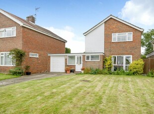 3 bedroom detached house for sale in Howard Gardens, Boxgrove, Guildford, Surrey, GU1