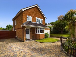 3 bedroom detached house for sale in Kirkstone Drive, Worcester, Worcestershire, WR4