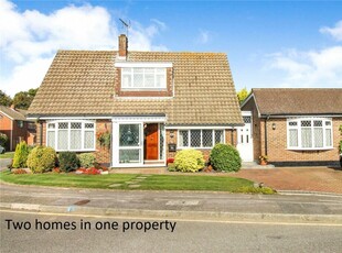3 bedroom detached house for sale in Meadsway, Great Warley, Brentwood, Essex, CM13