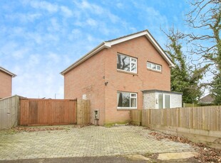 3 bedroom detached house for sale in Merryfield Lane, ENSBURY PARK, Bournemouth, Dorset, BH10