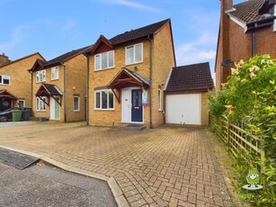 3 bedroom detached house for sale in Renown Way, Chineham, Basingstoke, Hampshire, RG24