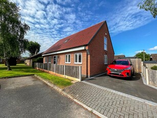 3 bedroom detached house for sale in Rowan Court, Nuthall, Nottingham, NG16