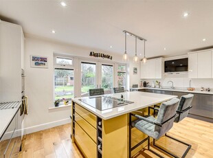 3 bedroom detached house for sale in The Boulevard, Worthing, West Sussex, BN13